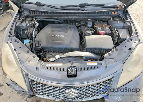 2010 Suzuki Kizashi Gts z USA, uszkodzony, nr VIN JS2RF9A53A6100120